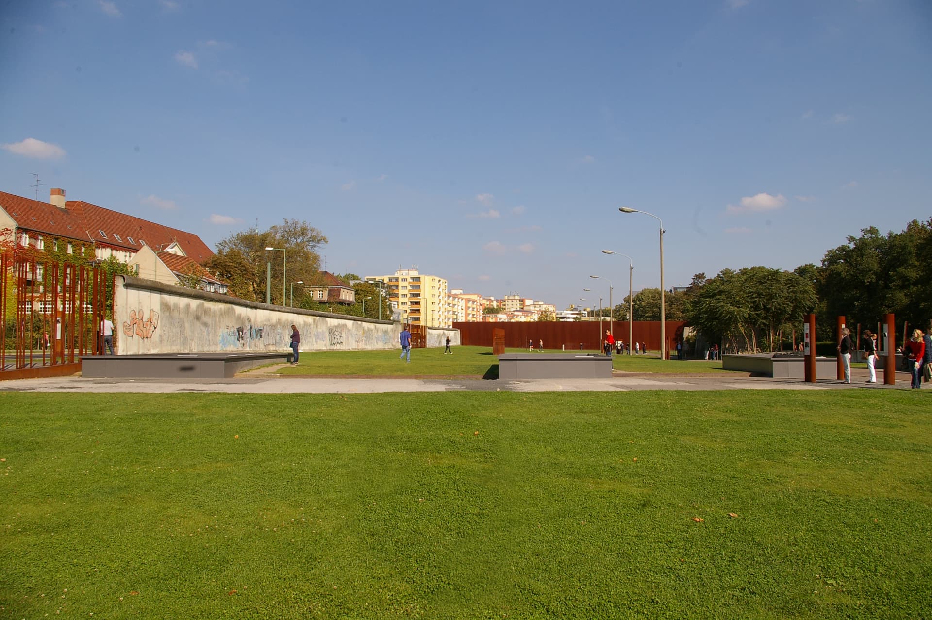 Bernauer Straße: the Wall, told honestly