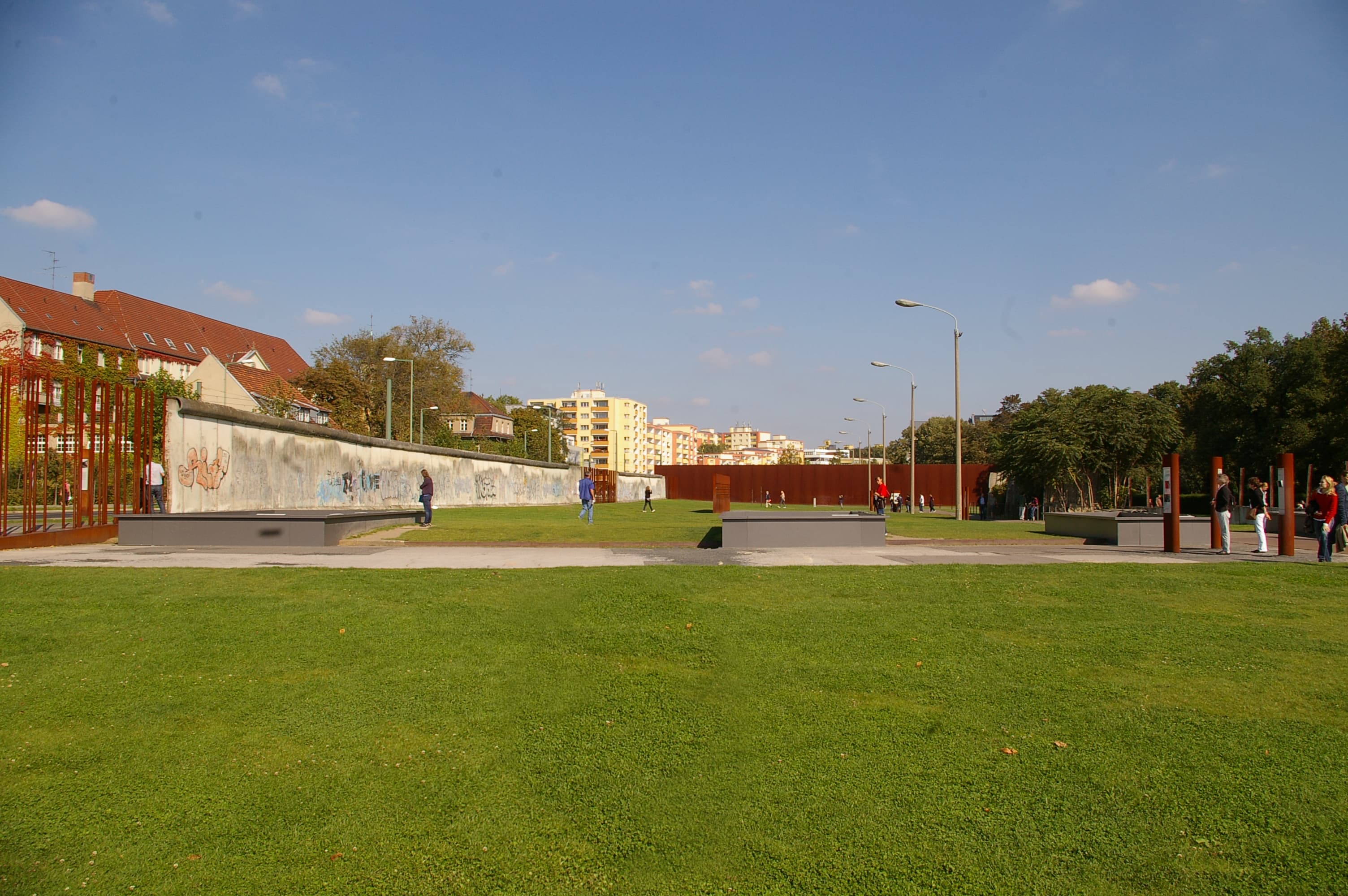 Bernauer Straße: the Wall, told honestly