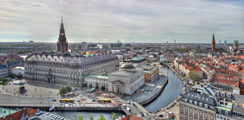 Slotsholmen: Christiansborg, the burned Børsen, the Black Diamond