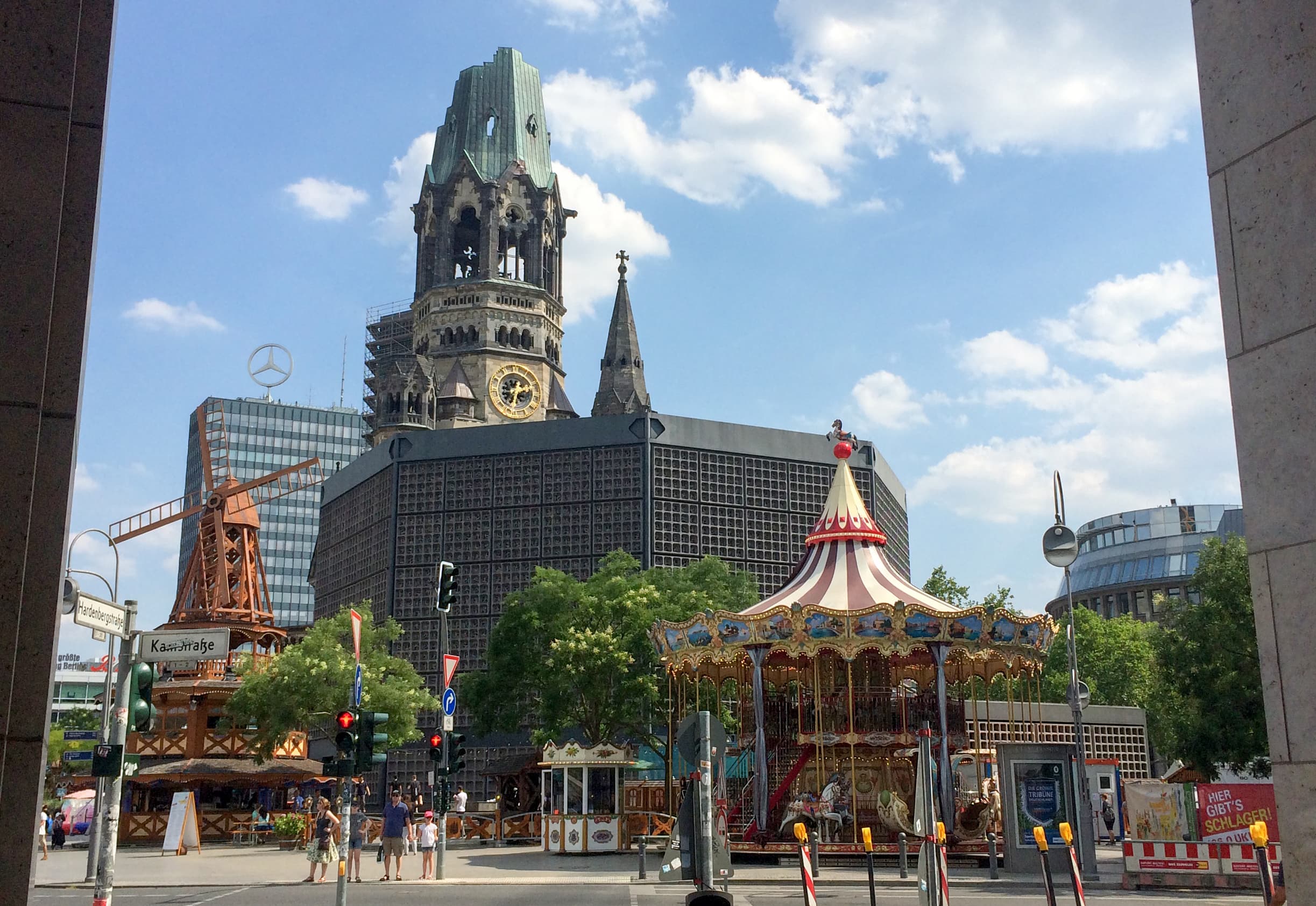 City West: the broken tower and the boulevard