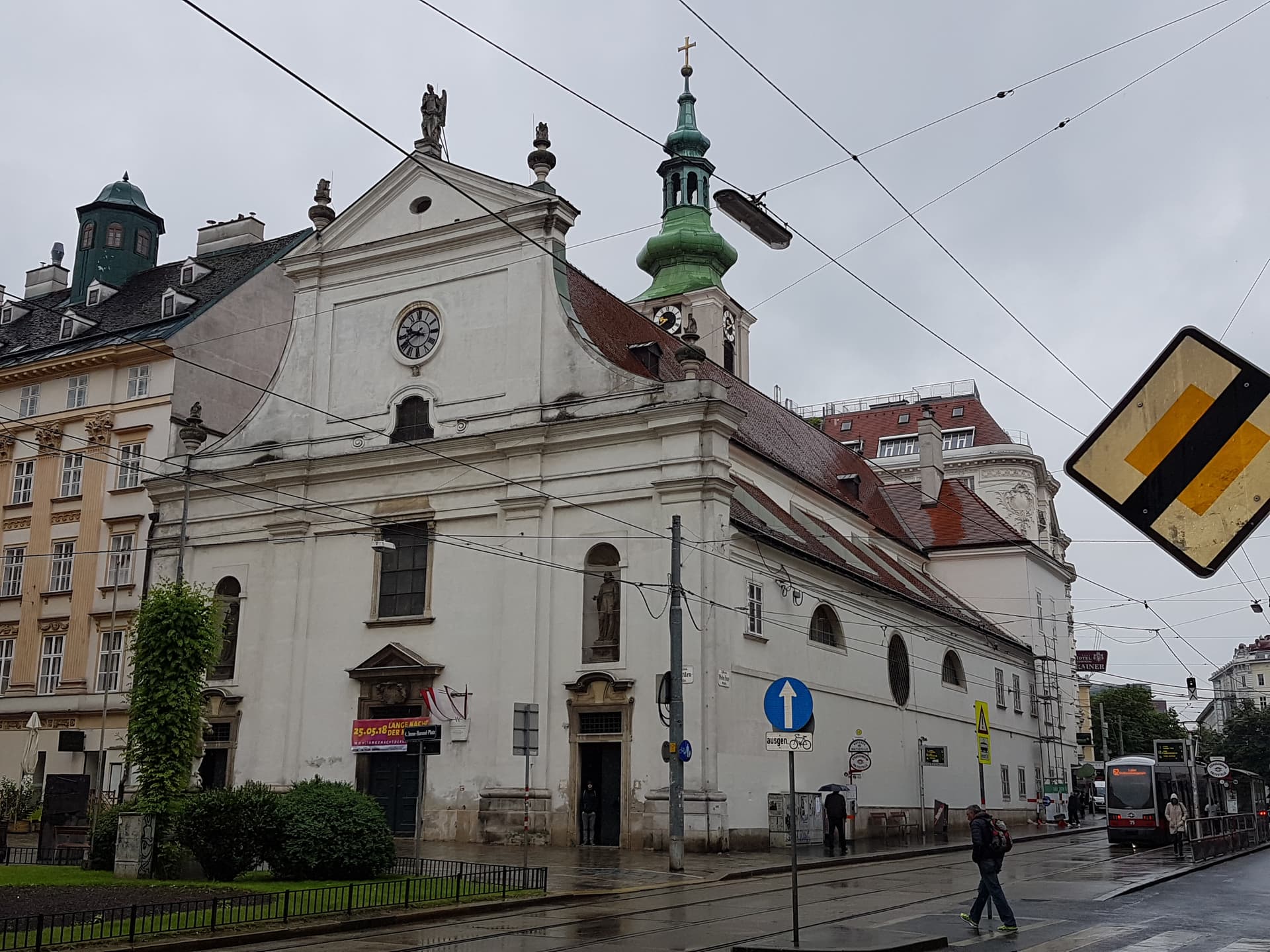 Wieden: the Freihausviertel and the quiet side of the Karlskirche