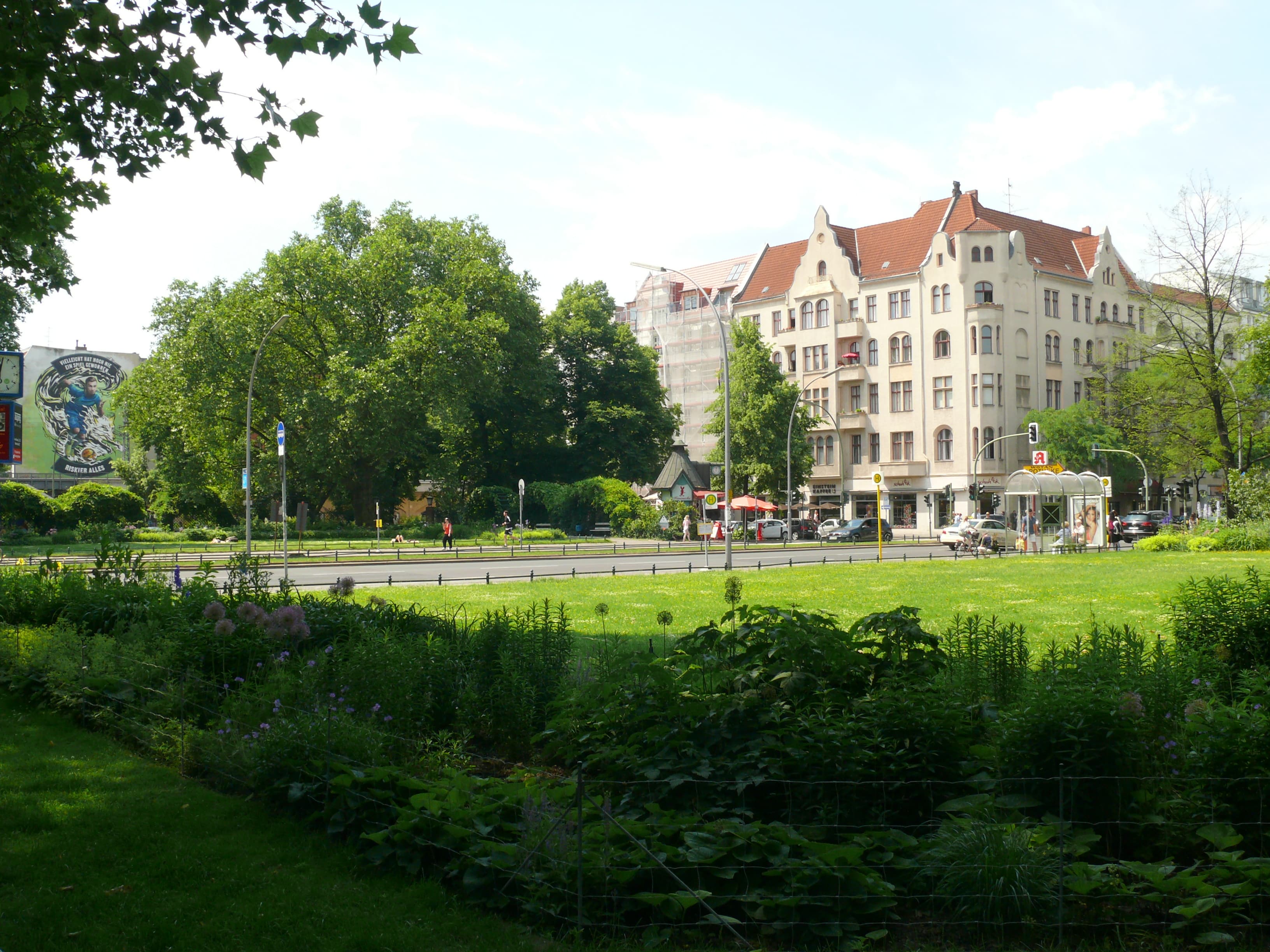 Savignyplatz: bookshops, noodles and the literary west