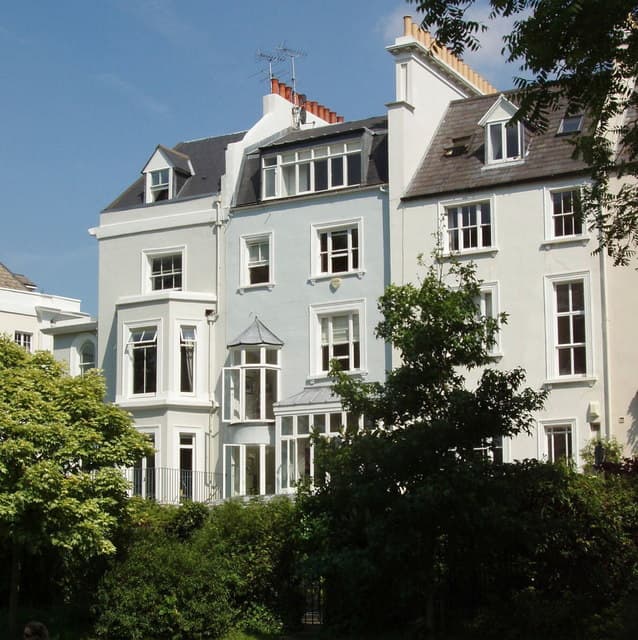 Blenheim Crescent bookshops