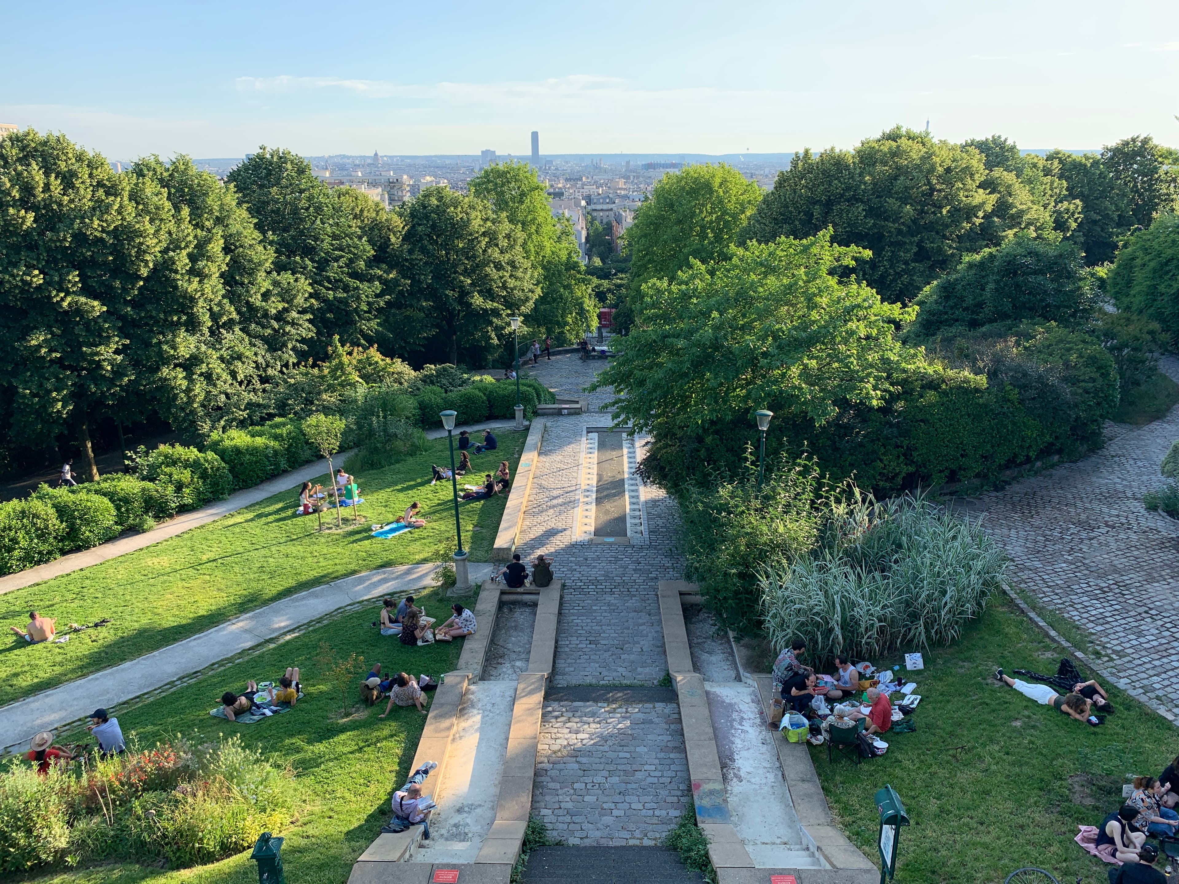 Belleville: the painted walls and the view east