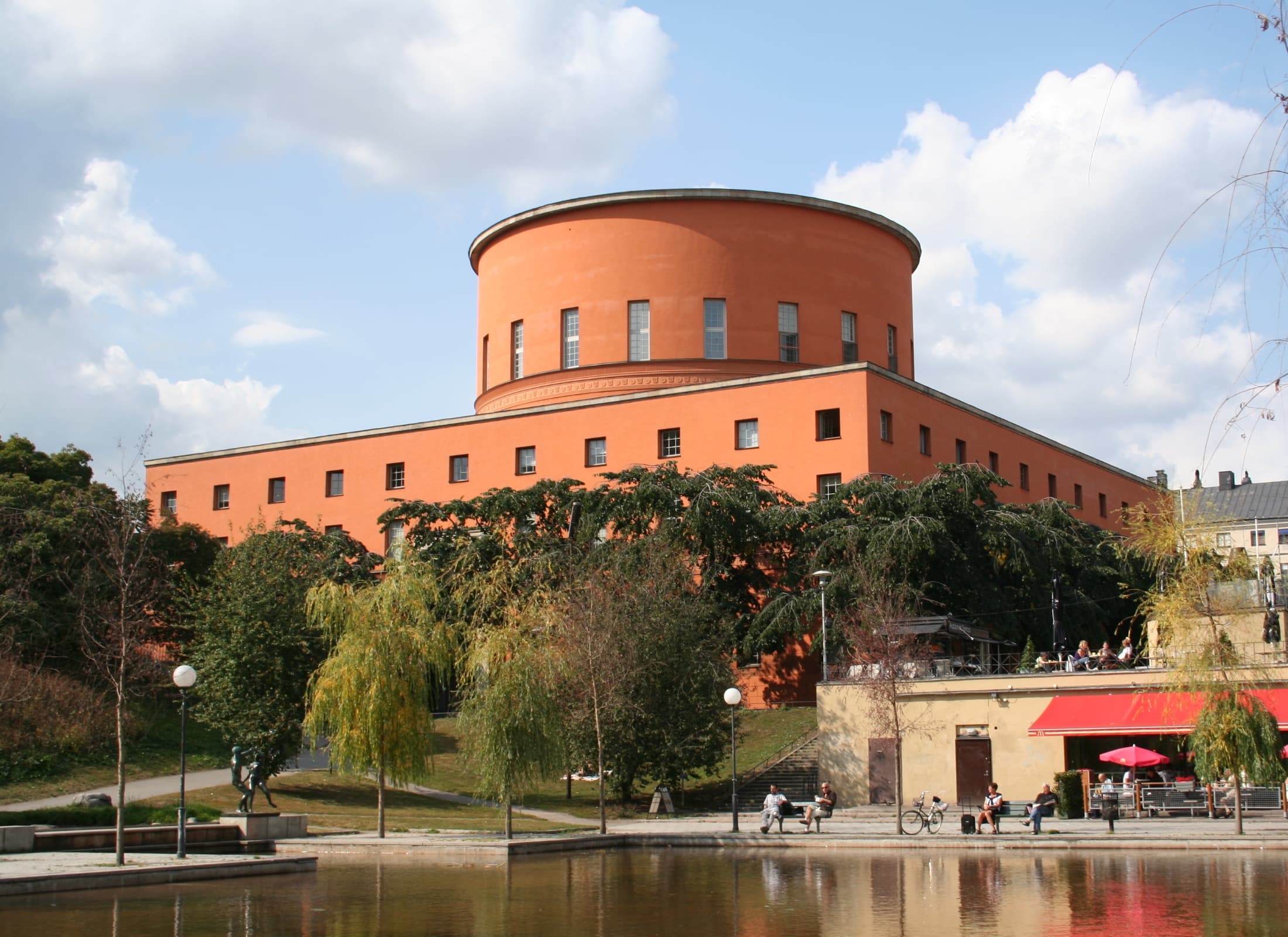 Vasastan: the bookish north and the orange rotunda