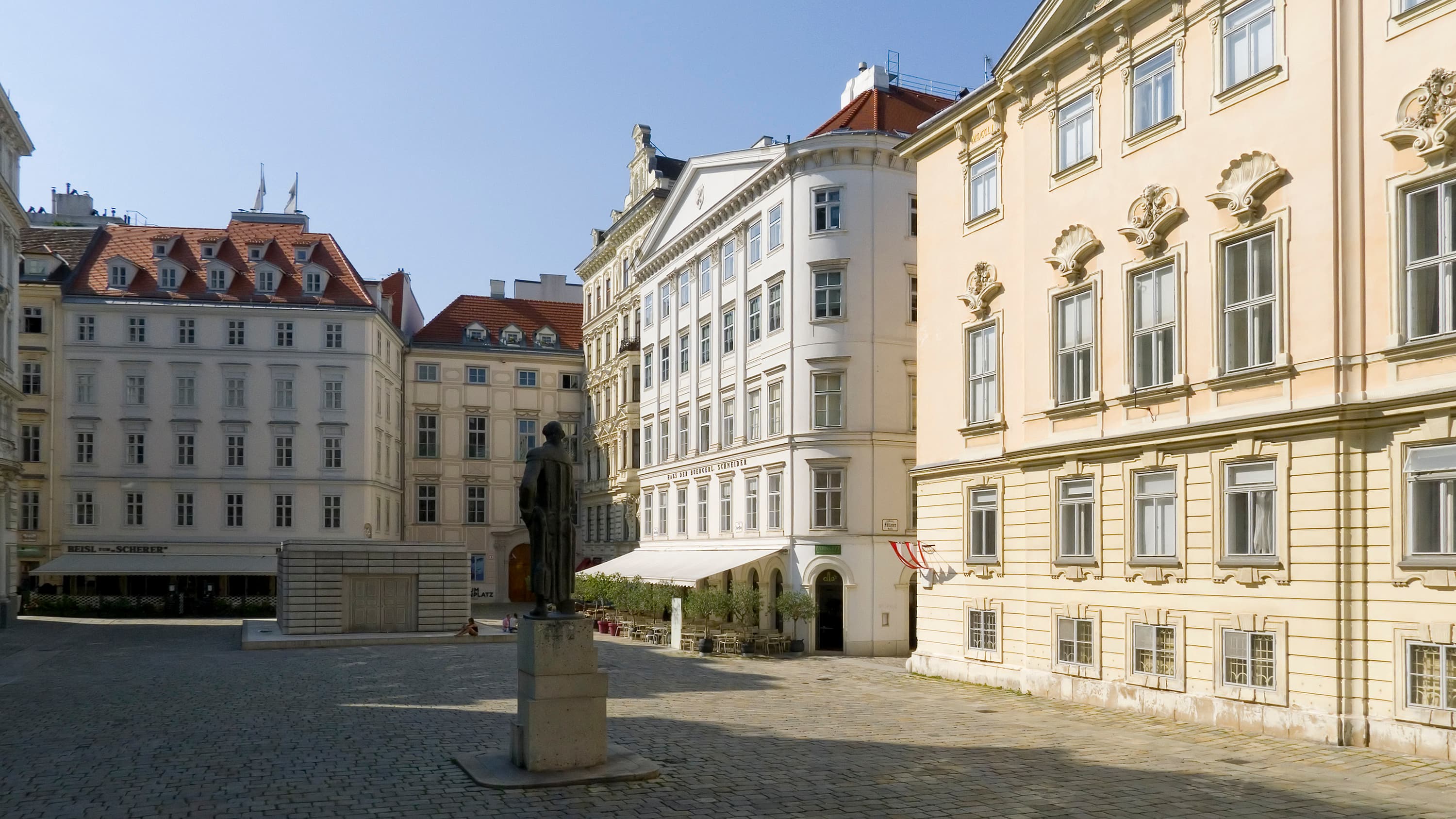 The Jewish quarter and the medieval lanes