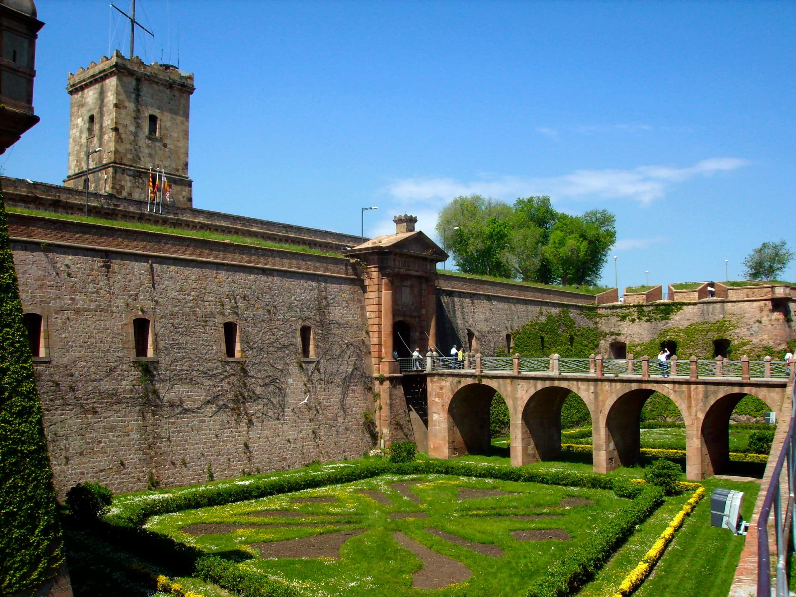 Montjuïc: the castle and the gardens