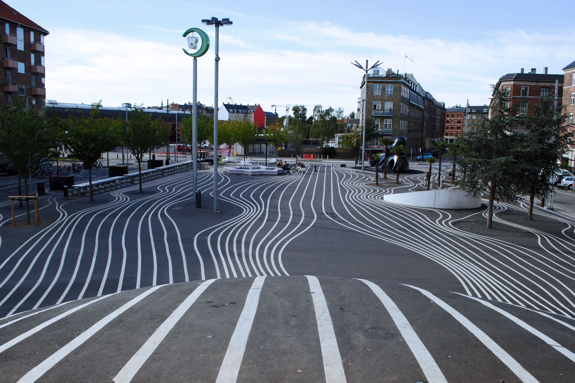 Superkilen and Mjølnerparken: BIG's park of a hundred objects