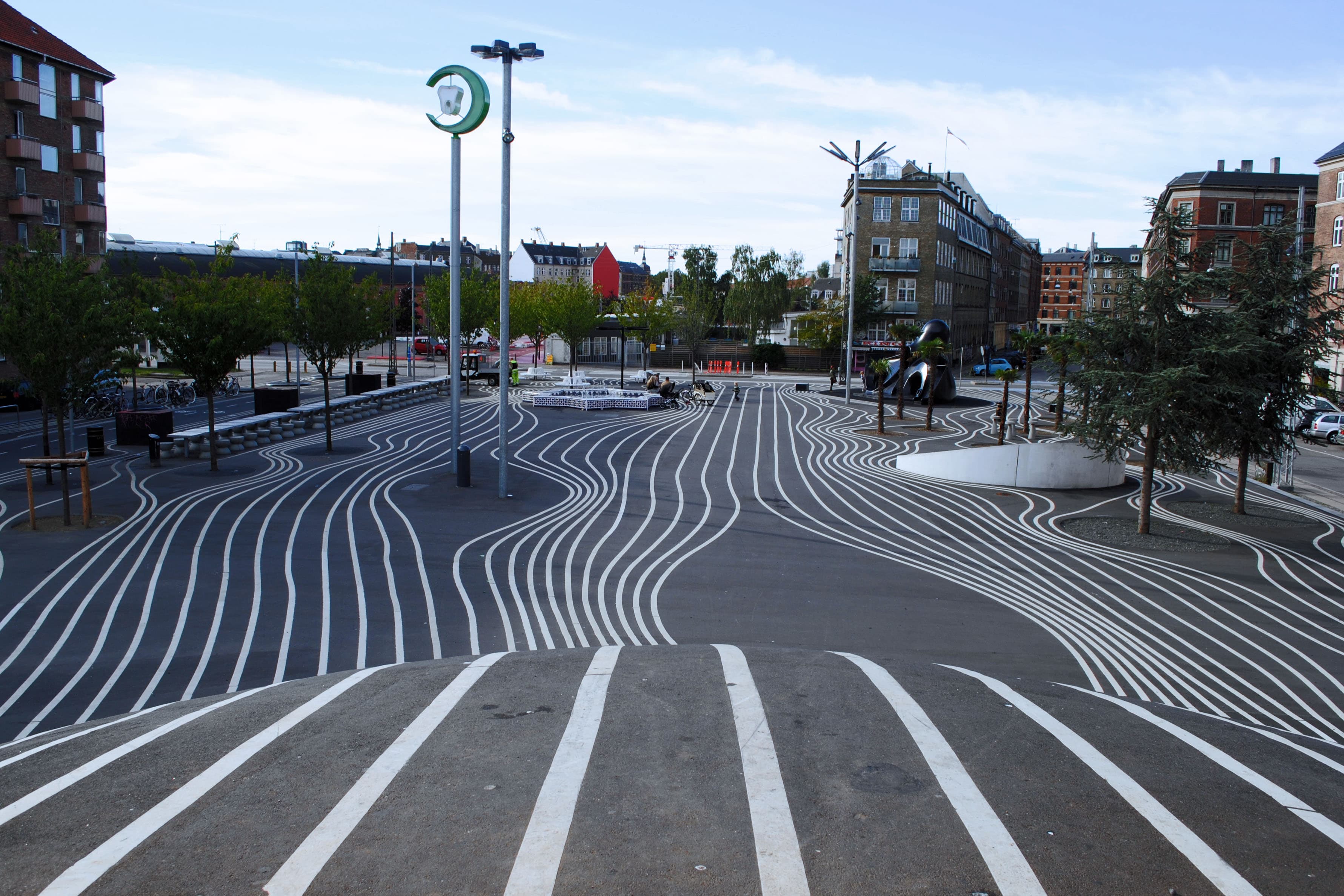 Superkilen and Mjølnerparken: BIG's park of a hundred objects