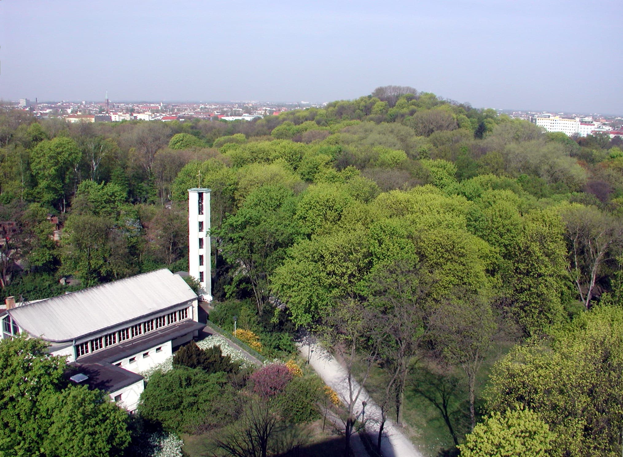 Wedding: the flak tower and the Humboldthain
