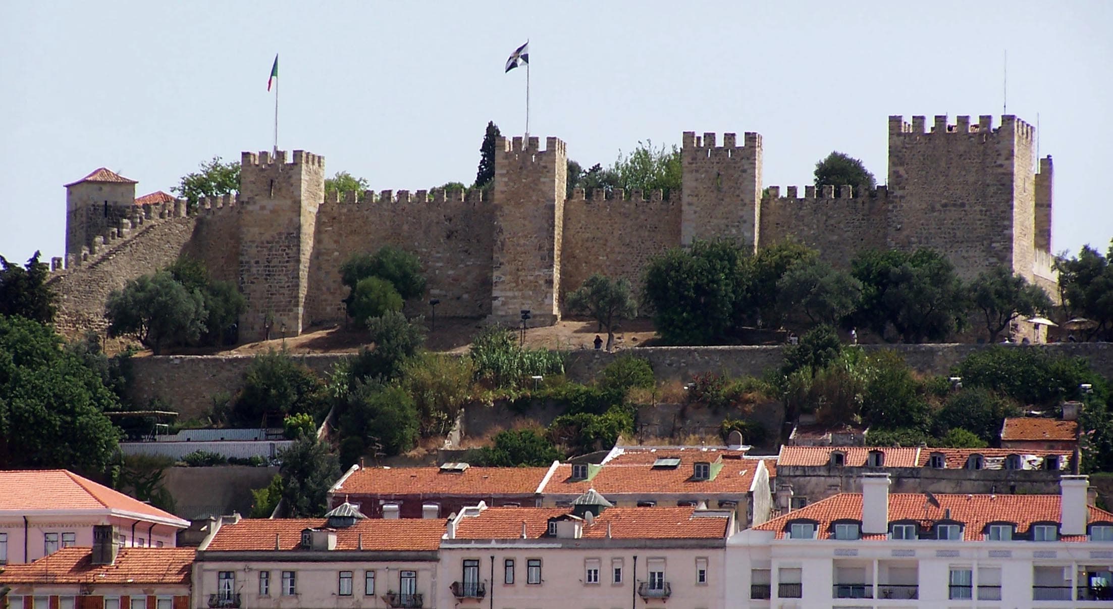 The castle and the Mouraria