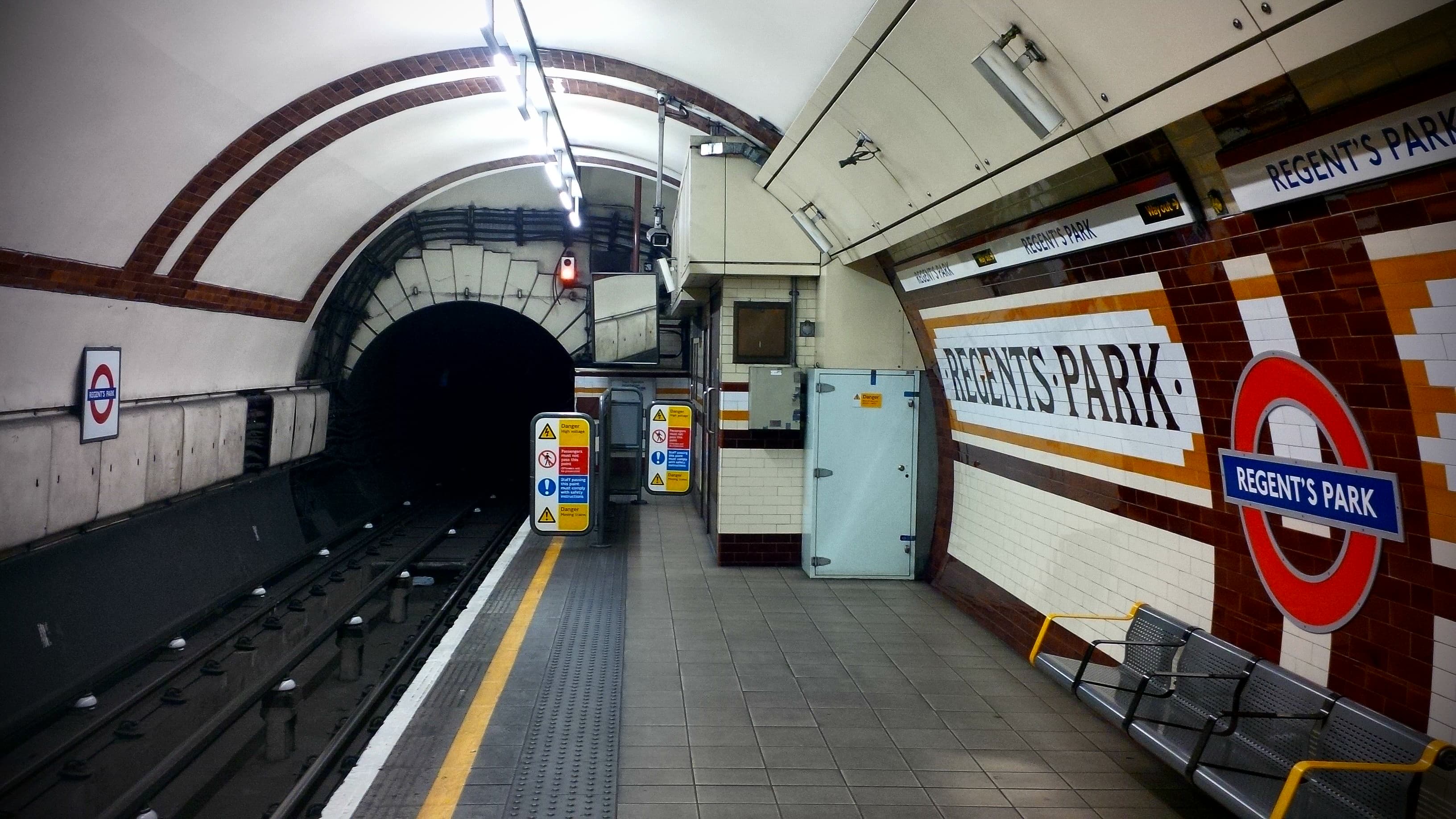 Regent's Park tube